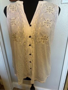 Lucky Brand White Sleeveless Embroidered Button-Down Top